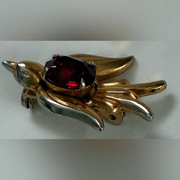 1940S CORO BIRD BROOCH SET RED STONE JELLY BELLY VINTAGE GOLD TONE - Picture 6 of 11